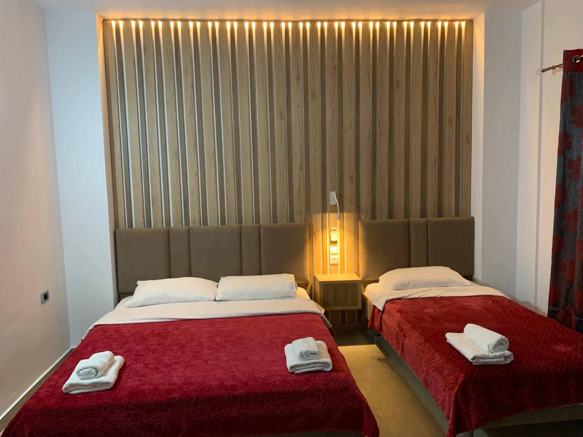 Hotel Piazza Sarandë エクステリア 写真