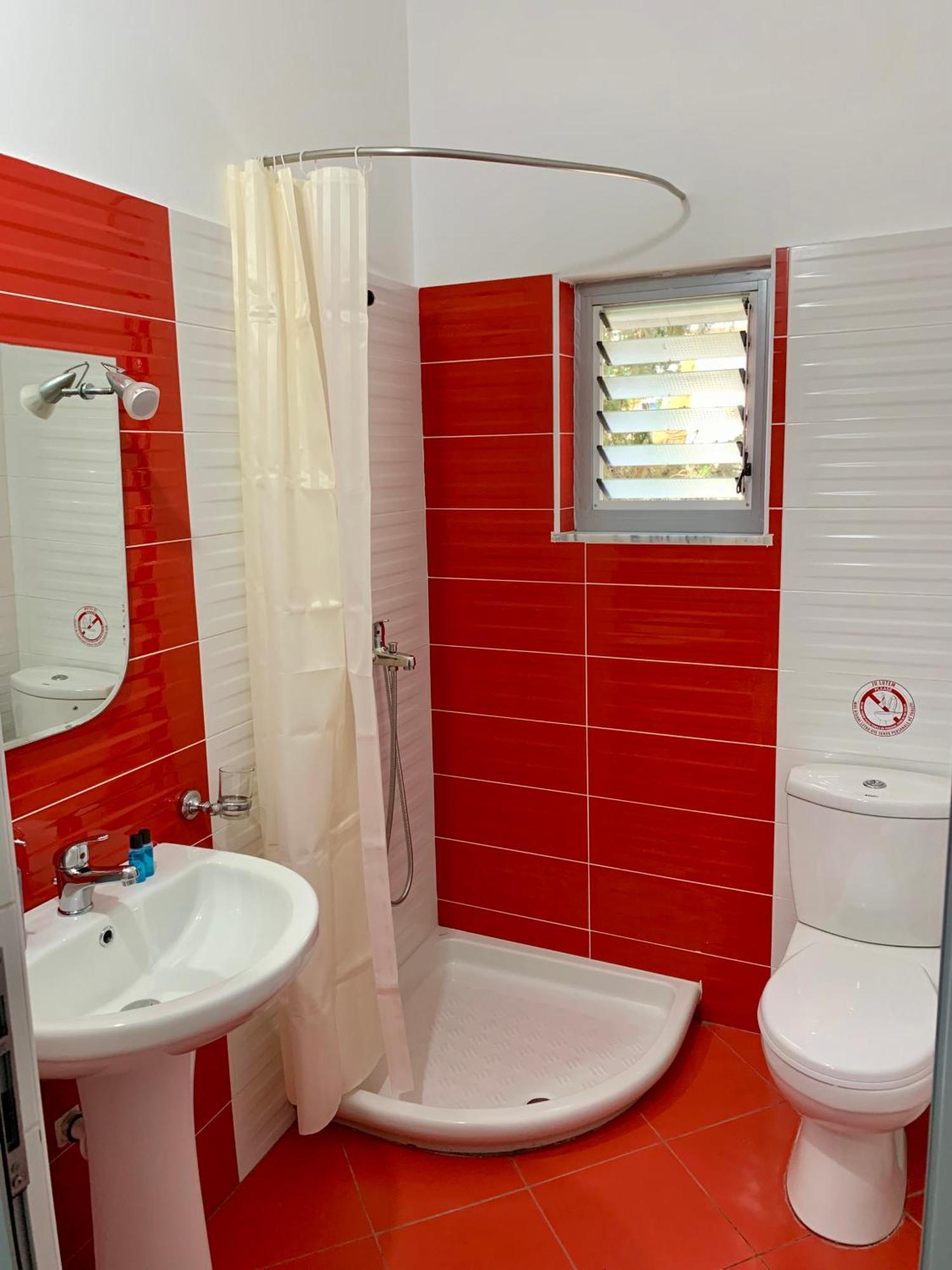 Hotel Piazza Sarandë エクステリア 写真