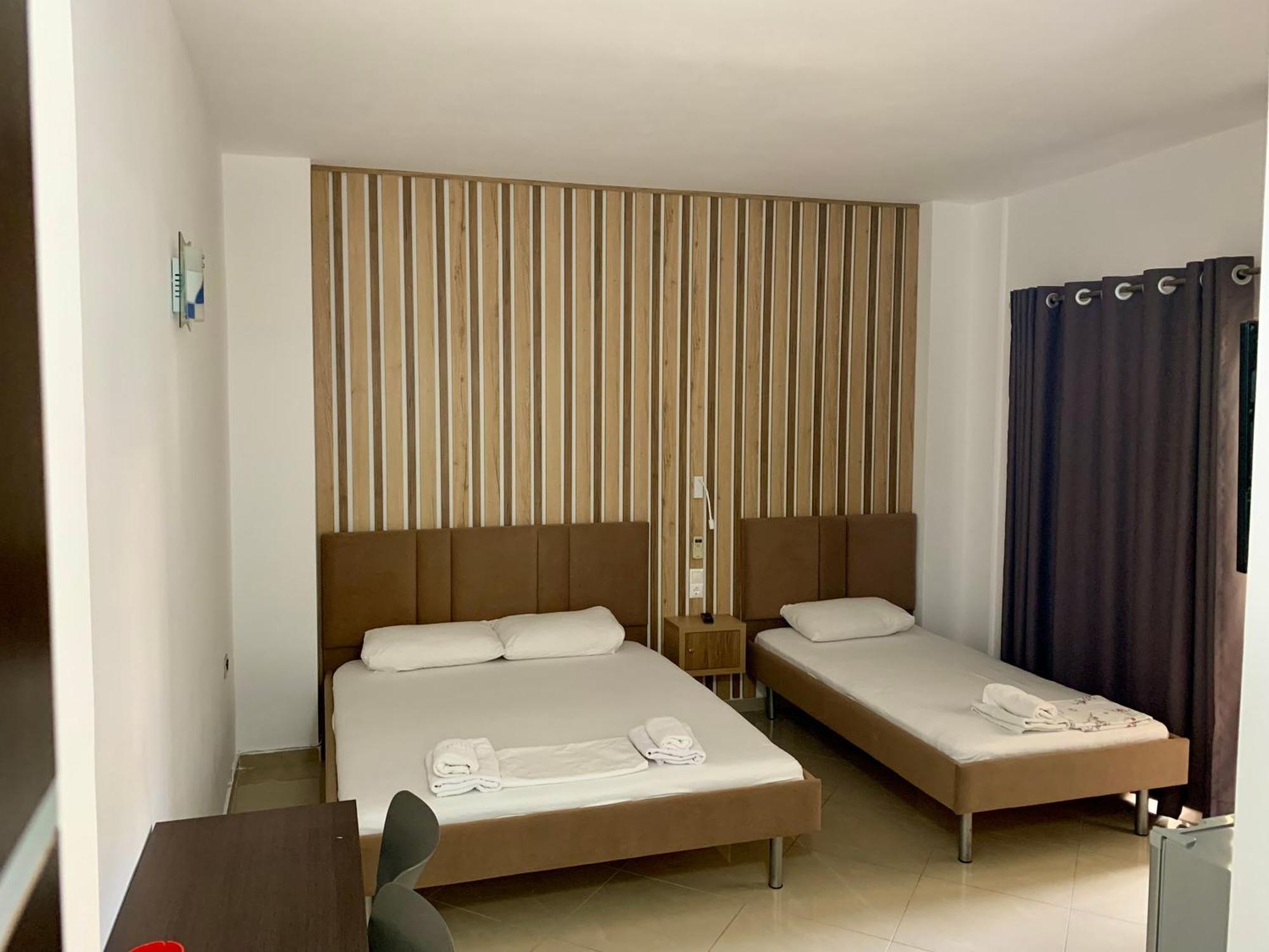 Hotel Piazza Sarandë エクステリア 写真