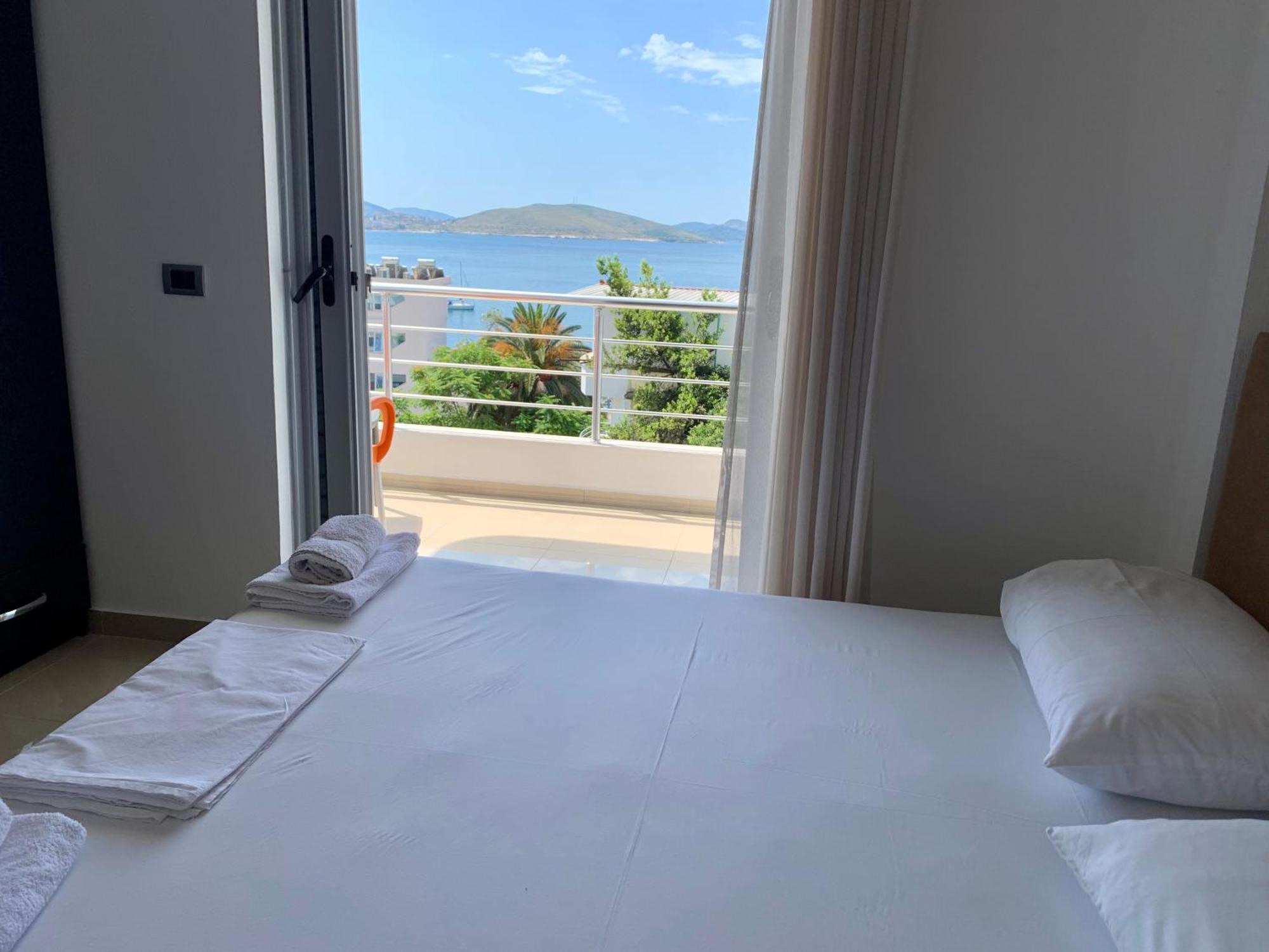 Hotel Piazza Sarandë エクステリア 写真