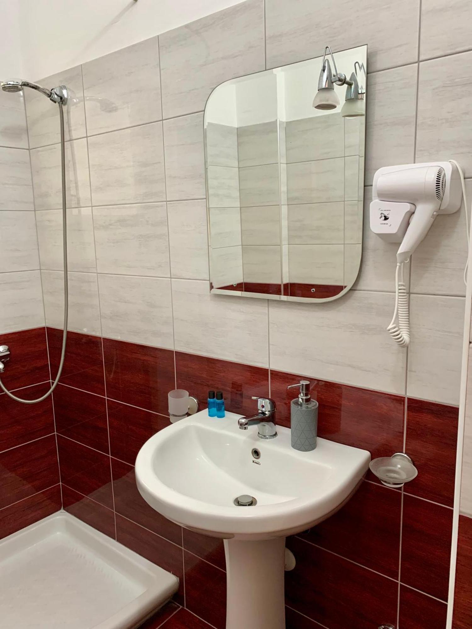 Hotel Piazza Sarandë エクステリア 写真