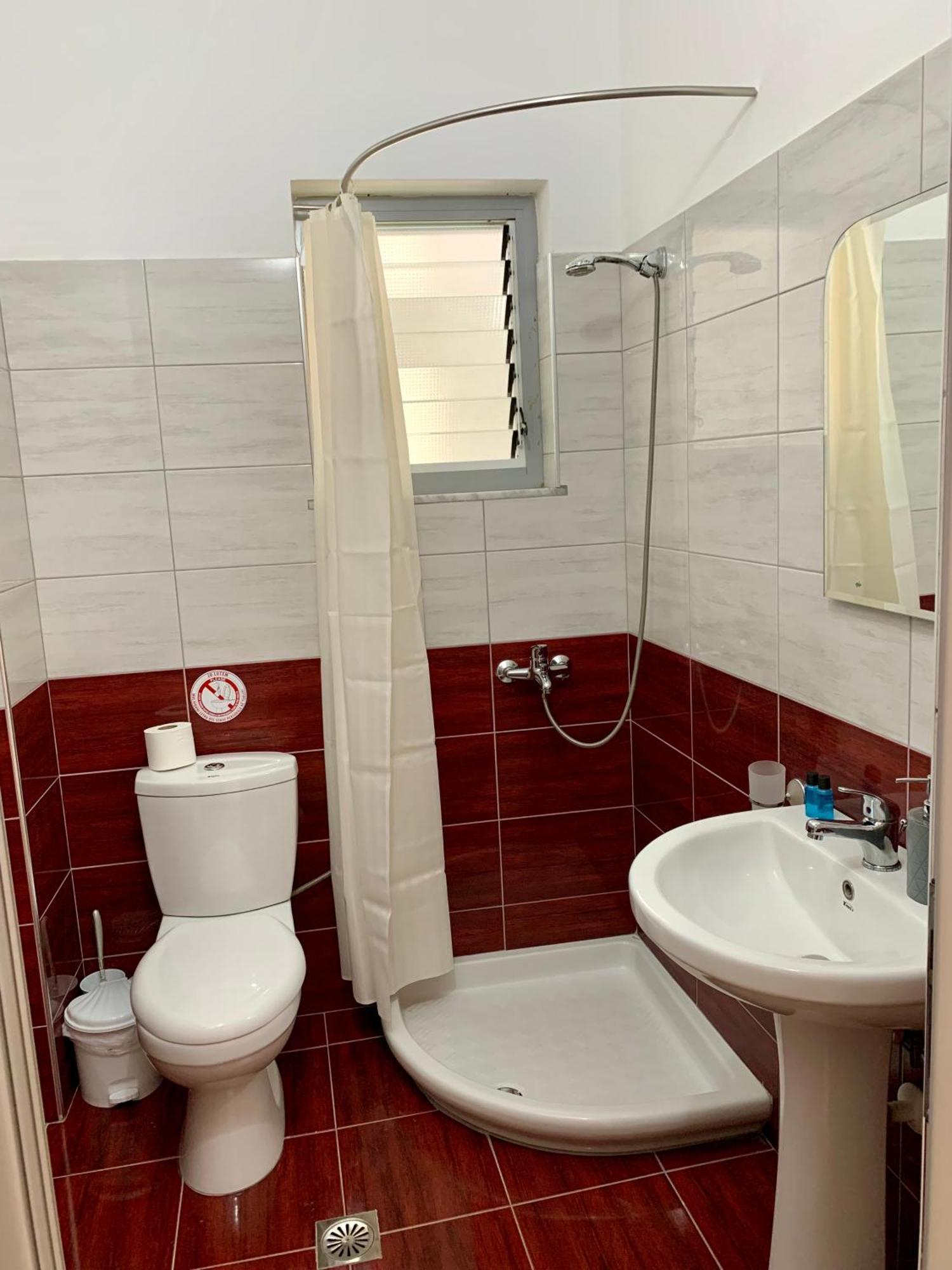 Hotel Piazza Sarandë エクステリア 写真