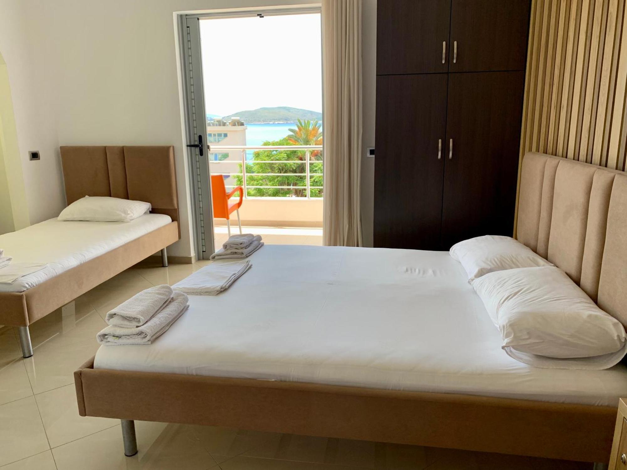 Hotel Piazza Sarandë エクステリア 写真